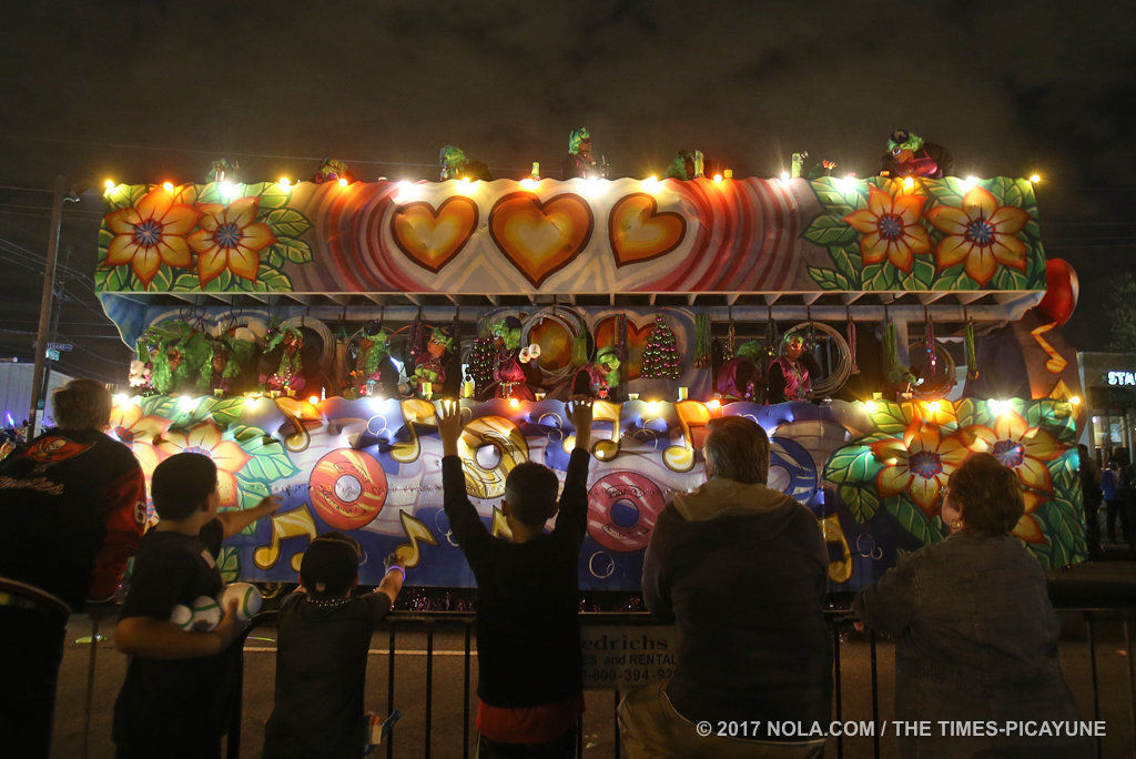 Krewe of Athena 2017 rolls down Metairie route: See photos